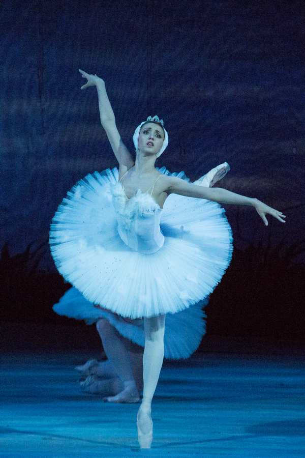 Swan Lake 269 Mikirticheva photo by M.Logvinov 29.9.12